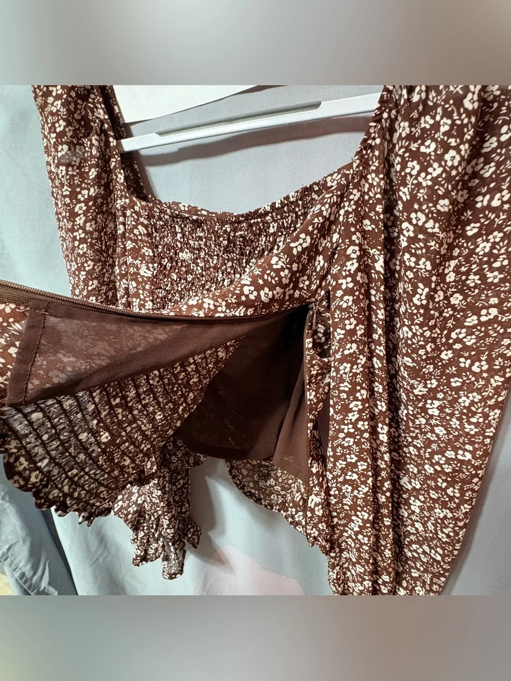 ASTR Tonina Ditsy Ivory Brown Floral Ruched Square-Neck Puff Sleeve Top